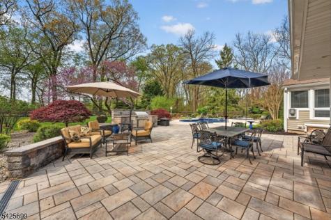 48 Tree Top Road Readington NJ 08889