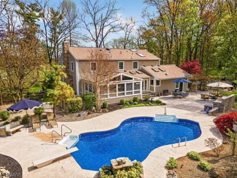48 Tree Top Road Readington NJ 08889