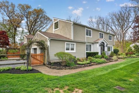 48 Tree Top Road Readington NJ 08889