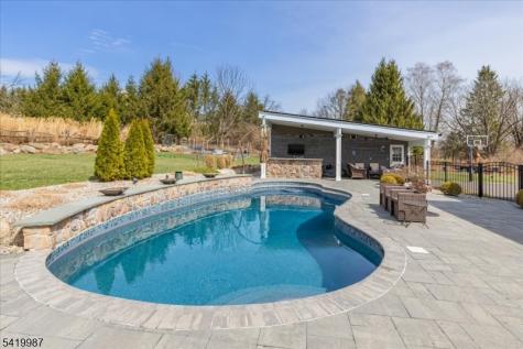 38 Still Hollow Road Tewksbury NJ 08833