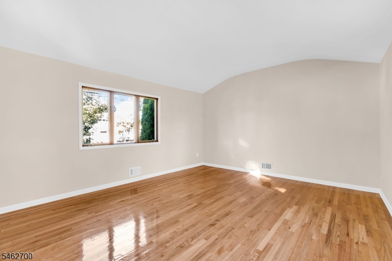 102 Avonridge Road Raritan NJ 08869