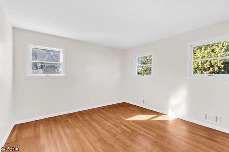 102 Avonridge Road Raritan NJ 08869