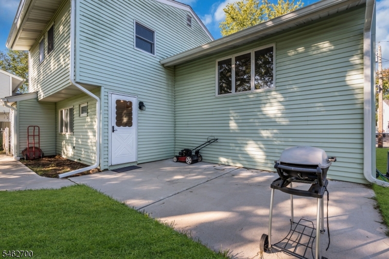 102 Avonridge Road Raritan NJ 08869