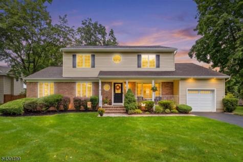 14 Daria Drive Pequannock NJ 07440