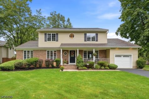 14 Daria Drive Pequannock NJ 07440
