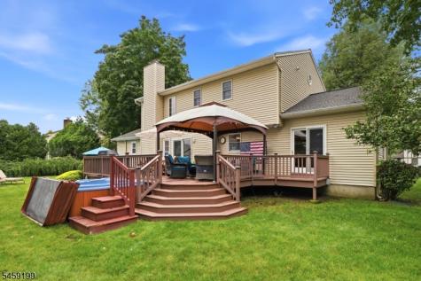 14 Daria Drive Pequannock NJ 07440