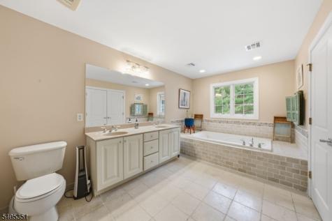 20 Sleepy Hollow Road Denville NJ 07834