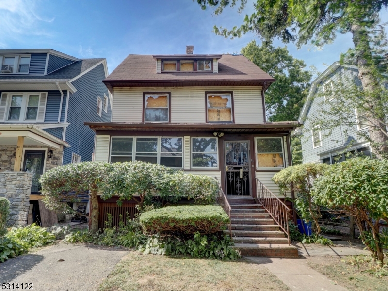 31 Emerson Street East Orange NJ 07018
