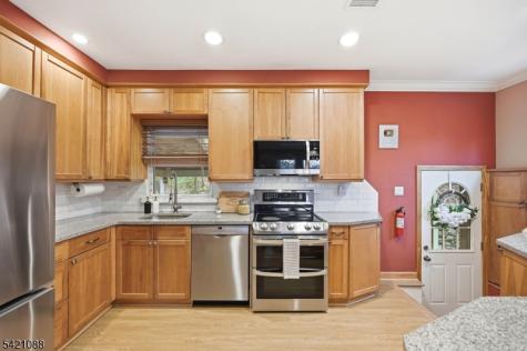 219 Snake Den Road Bloomingdale NJ 07465