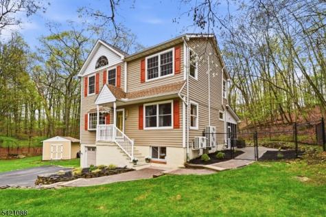 219 Snake Den Road Bloomingdale NJ 07465