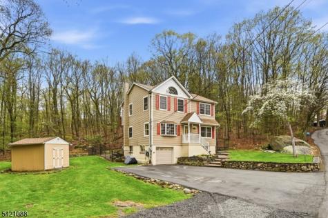 219 Snake Den Road Bloomingdale NJ 07465