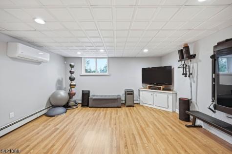 219 Snake Den Road Bloomingdale NJ 07465
