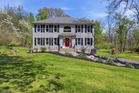 11 Victoria Crossing Road Knowlton NJ 07832