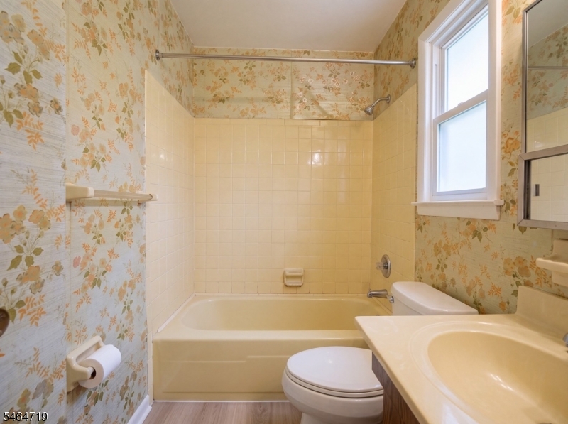 1 Arthur Street Roselle NJ 07203