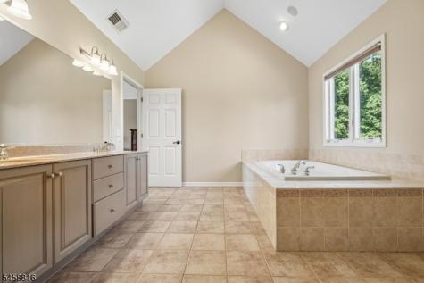 10 William Barnes Road Raritan NJ 08822