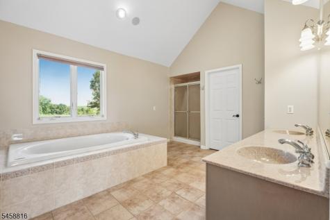10 William Barnes Road Raritan NJ 08822