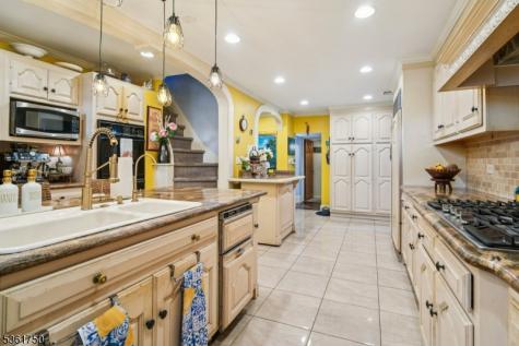 27 Fairway Drive West Orange NJ 07052