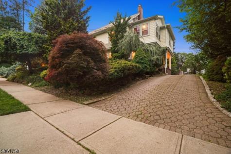 27 Fairway Drive West Orange NJ 07052