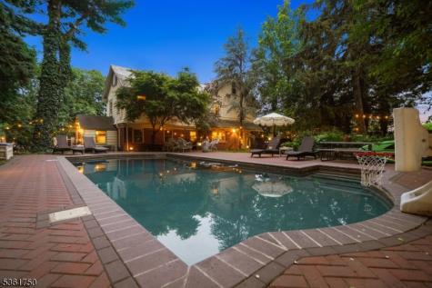 27 Fairway Drive West Orange NJ 07052