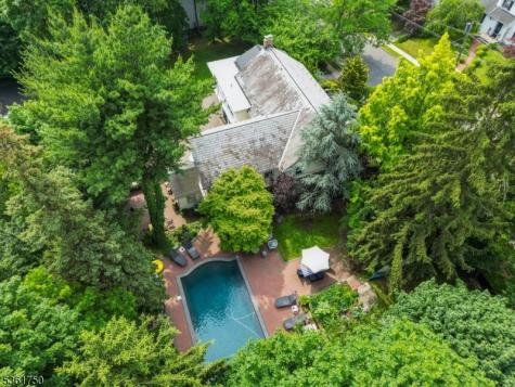 27 Fairway Drive West Orange NJ 07052