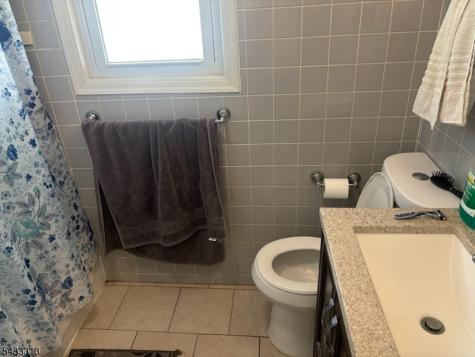 927 Meacham Avenue Linden NJ 07036