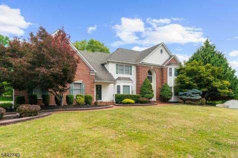 3 Regal Way Raritan NJ 08822