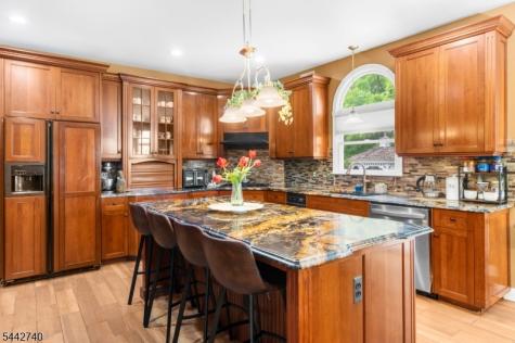 3 Regal Way Raritan NJ 08822