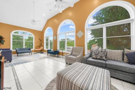 3 Regal Way Raritan NJ 08822
