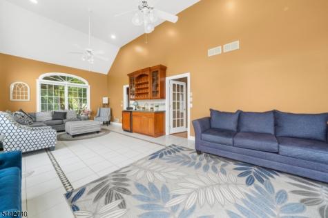 3 Regal Way Raritan NJ 08822