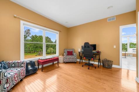 3 Regal Way Raritan NJ 08822