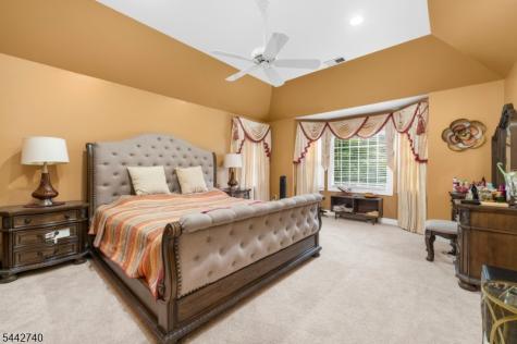 3 Regal Way Raritan NJ 08822