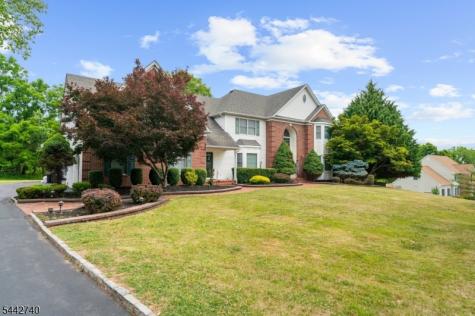 3 Regal Way Raritan NJ 08822