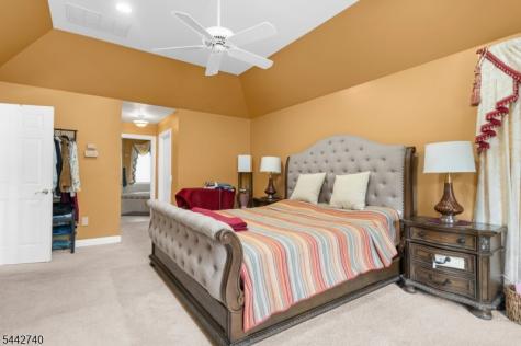 3 Regal Way Raritan NJ 08822