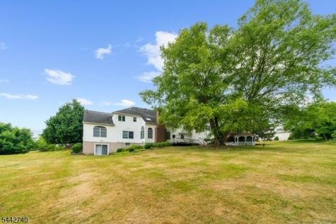3 Regal Way Raritan NJ 08822
