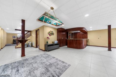 3 Regal Way Raritan NJ 08822