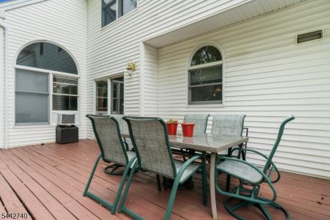 3 Regal Way Raritan NJ 08822