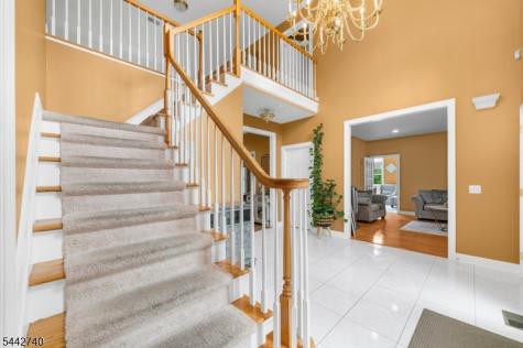 3 Regal Way Raritan NJ 08822