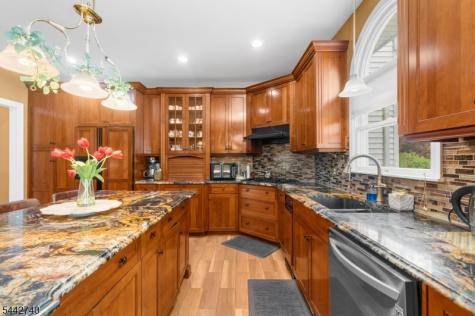 3 Regal Way Raritan NJ 08822