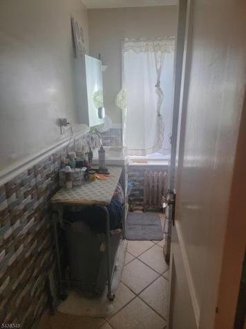 373 Rutledge Avenue East Orange NJ 07017