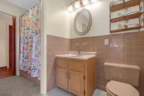 2 Oneida Avenue Hopatcong NJ 07843