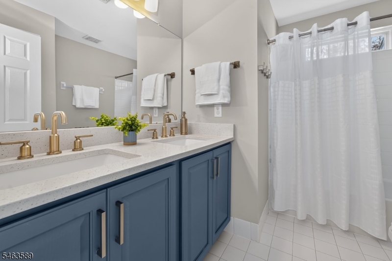 43 Crestview Drive Clinton NJ 08809