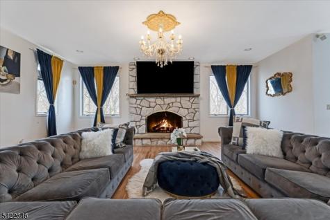 25 Starrett Court Sparta NJ 07871