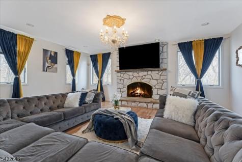 25 Starrett Court Sparta NJ 07871