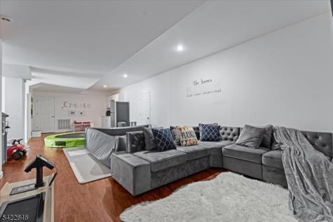 25 Starrett Court Sparta NJ 07871