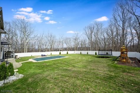25 Starrett Court Sparta NJ 07871