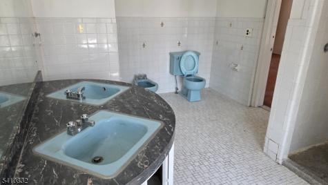 570 Mount Prospect Avenue Newark NJ 07104