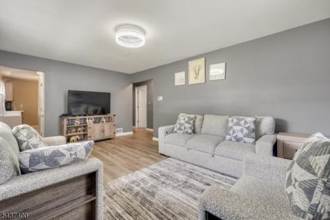 12 Pierrepont Avenue Middlesex NJ 08846