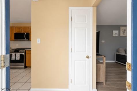 12 Pierrepont Avenue Middlesex NJ 08846