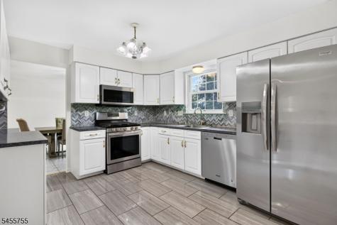 296 Remsen Avenue Woodbridge NJ 07001