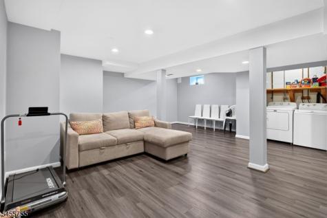 296 Remsen Avenue Woodbridge NJ 07001